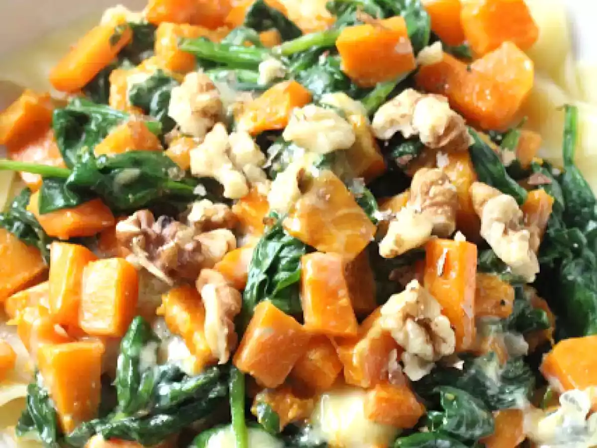 Pâtes au butternut, aux épinards, roquefort et noix - photo 2