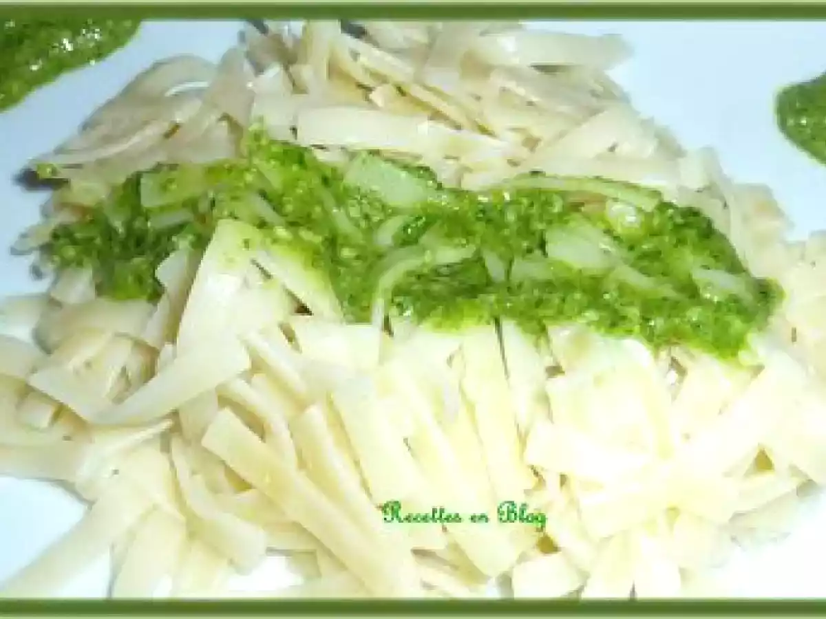 PÂTES AU PESTO DE BASILIC ET ROQUETTE
