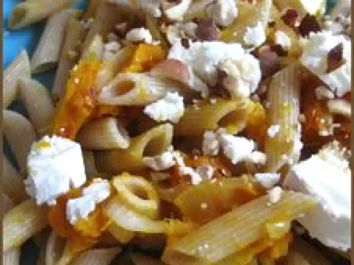 Pâtes au potimarron, chèvre et noisettes