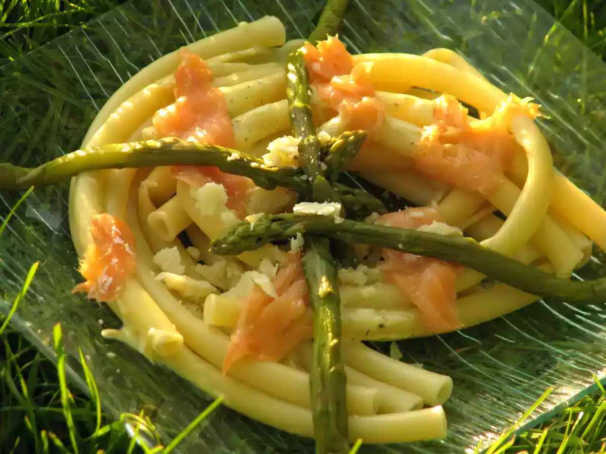 Pâtes aux asperges et au saumon fumé