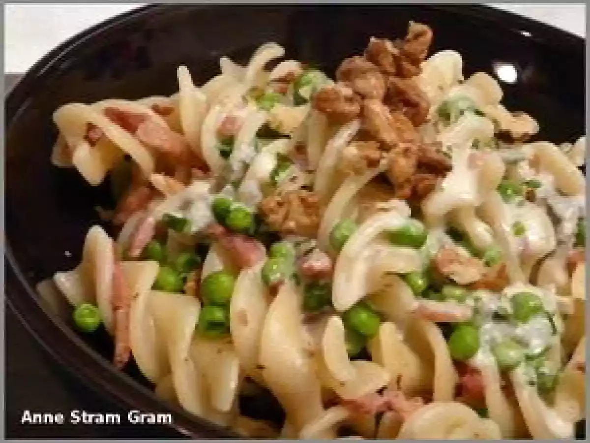 Pâtes aux petits pois et lardons, sauce au gorgonzola