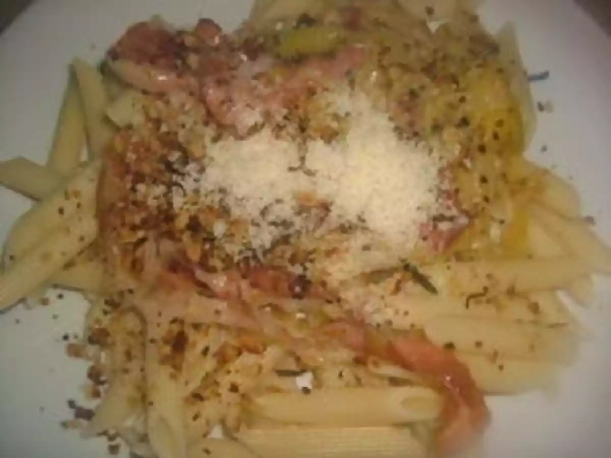 Pâtes aux poireaux et pangrattato