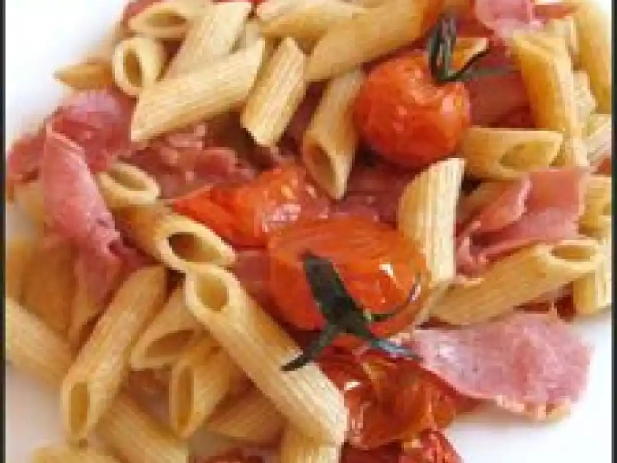 Pâtes aux tomates rôties et pancetta