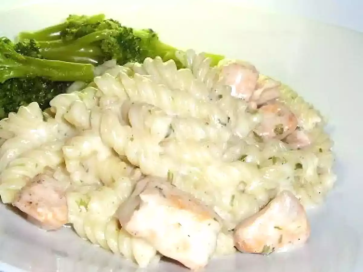 Pâtes crémeuses au saumon et au brocoli