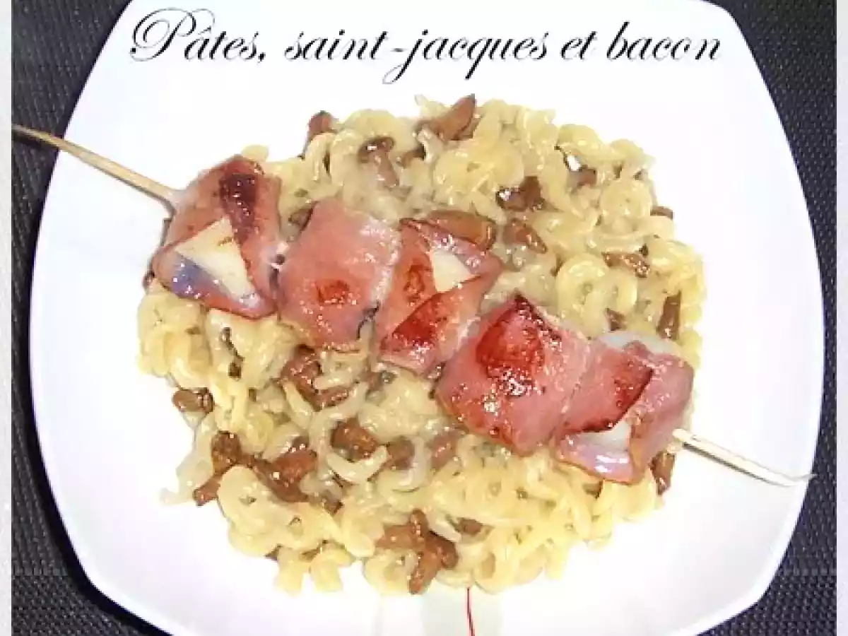 Pâtes façon risotto, brochettes de Saint-Jacques au bacon