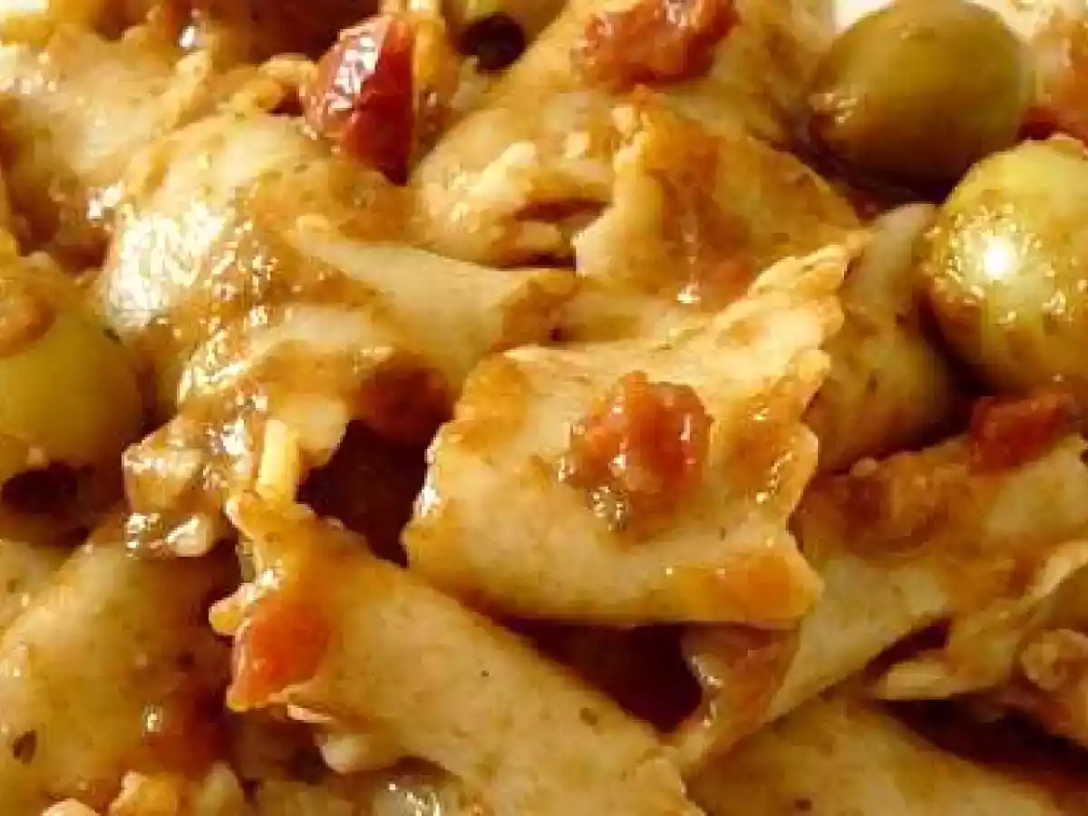 pâtes fraîches aux 5 céréales sauce tomate, champignons, olives