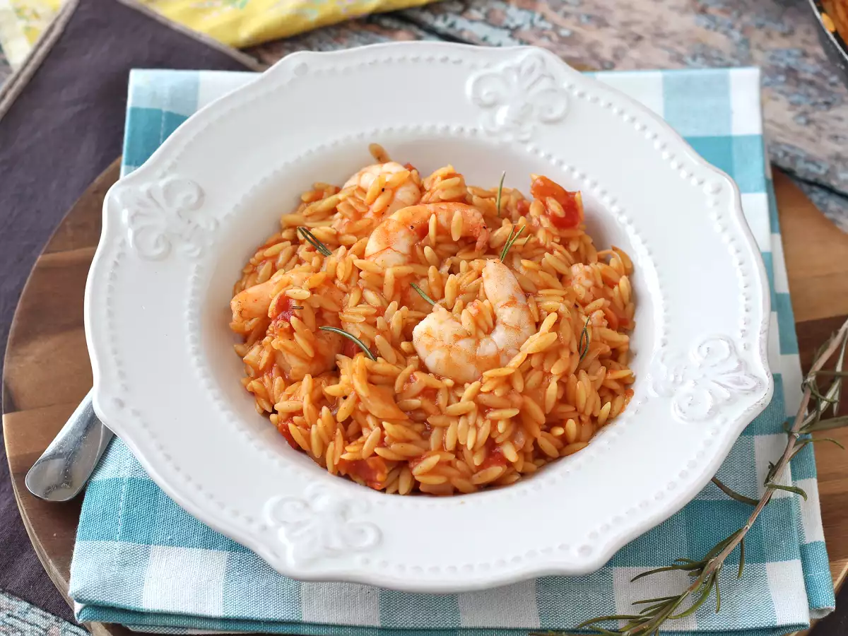Pâtes orzo aux tomates et crevettes cuites comme un risotto - photo 3