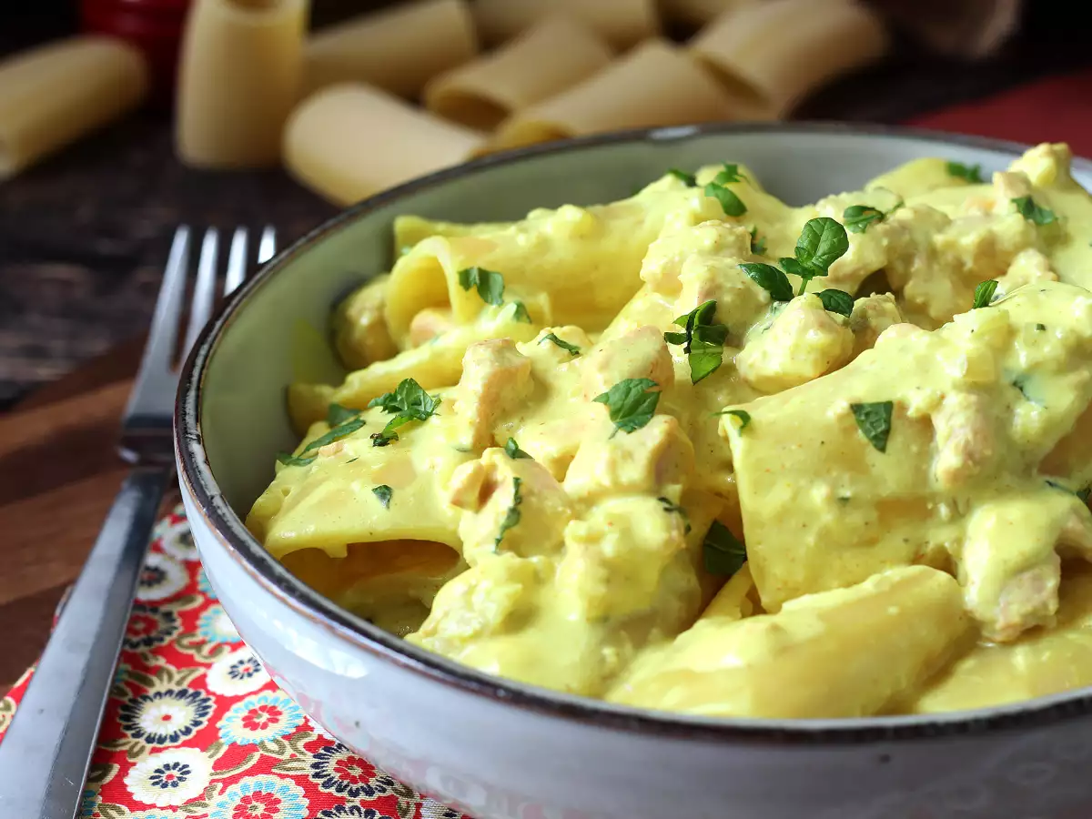 Pâtes paccheri et leur sauce crémeuse au saumon et safran - photo 2