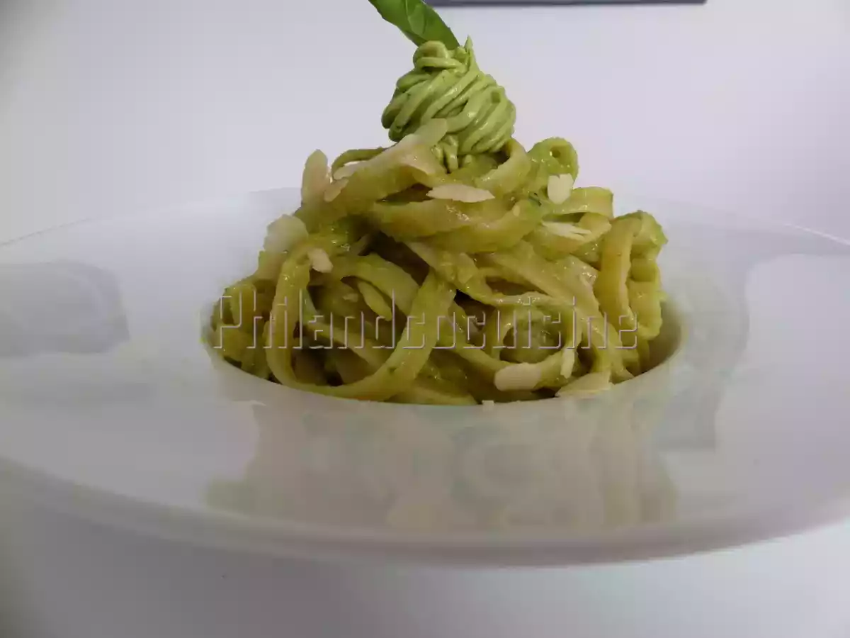 Pâtes sauce à l'avocat, amande, parmesan et basilic - photo 2