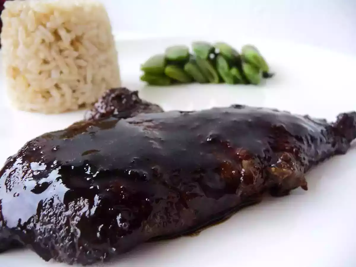 Pavé d'autruche laqué