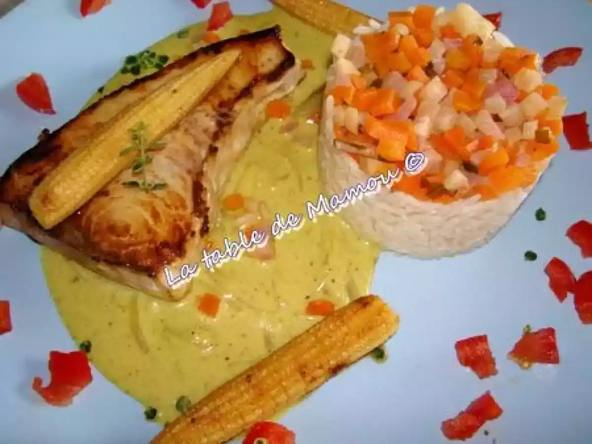 Pavé d'espadon à l'indienne, riz et brunoise de légumes