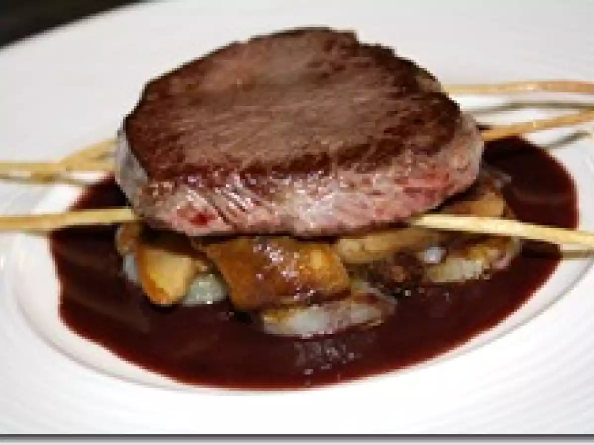 Pavé de Biche et Sa Sauce Cacao, Poêlée de Topinambour aux Cèpes