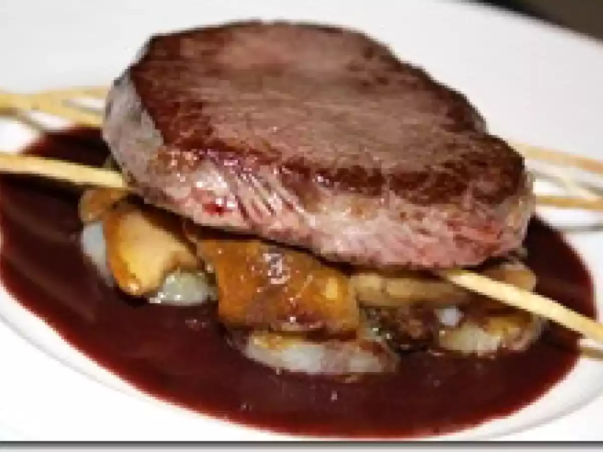 Pavé de Biche et Sa Sauce Cacao, Poêlée de Topinambour aux Cèpes - photo 2