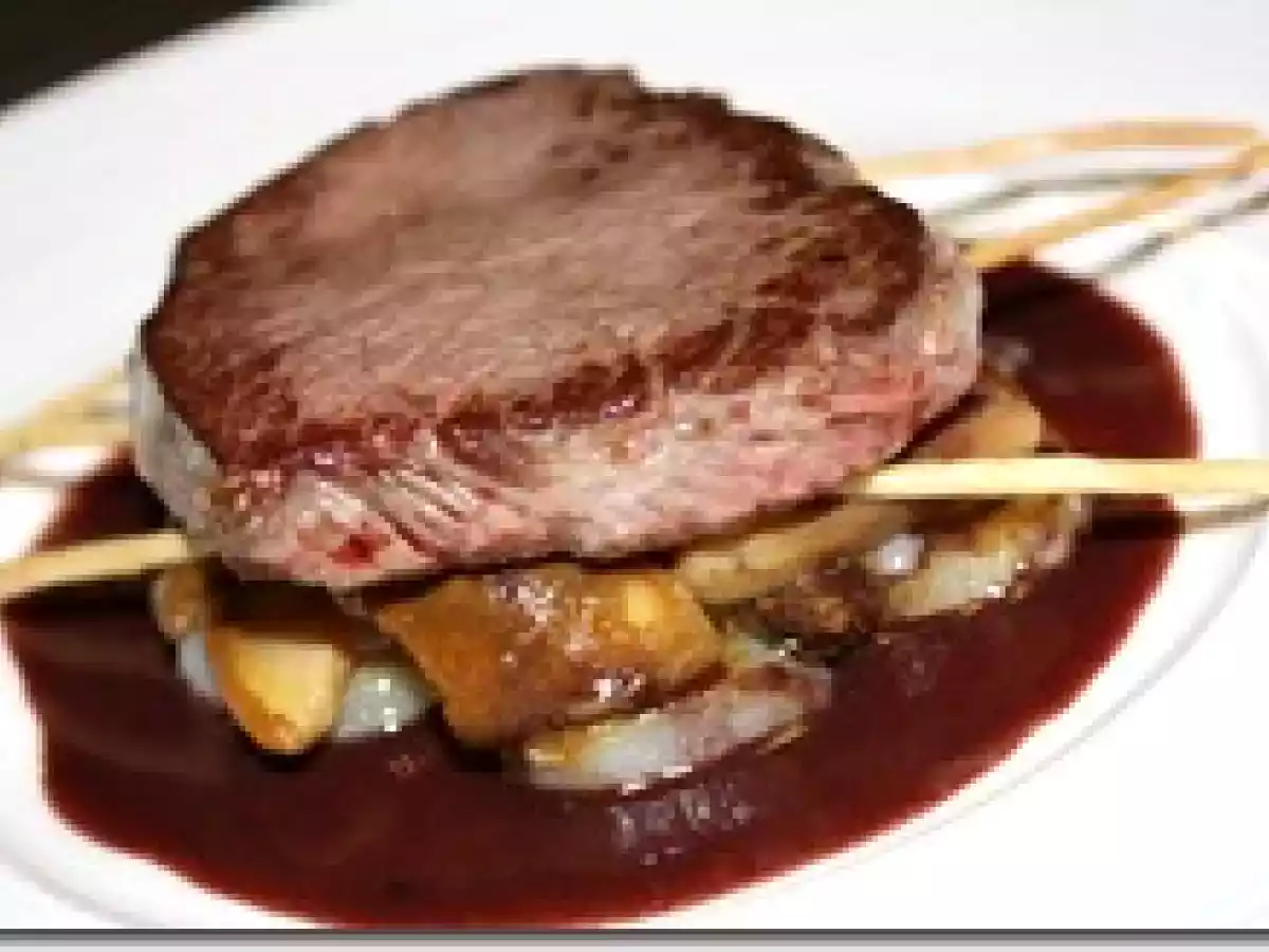 Pavé de Biche et Sa Sauce Cacao, Poêlée de Topinambour aux Cèpes - photo 3