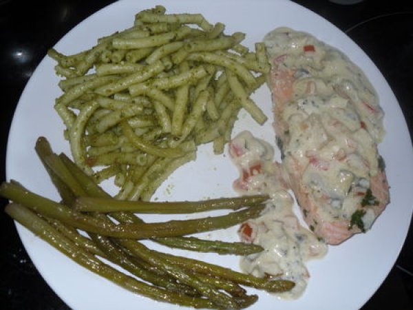 Pave De Saumon Au Basilic Et Sauce Au Vin Blanc Recette Ptitchef