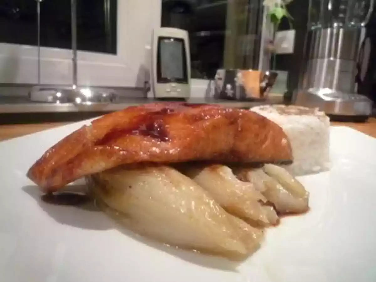 PAVE DE SAUMON CARAMELISE AU MIEL ET SOJA