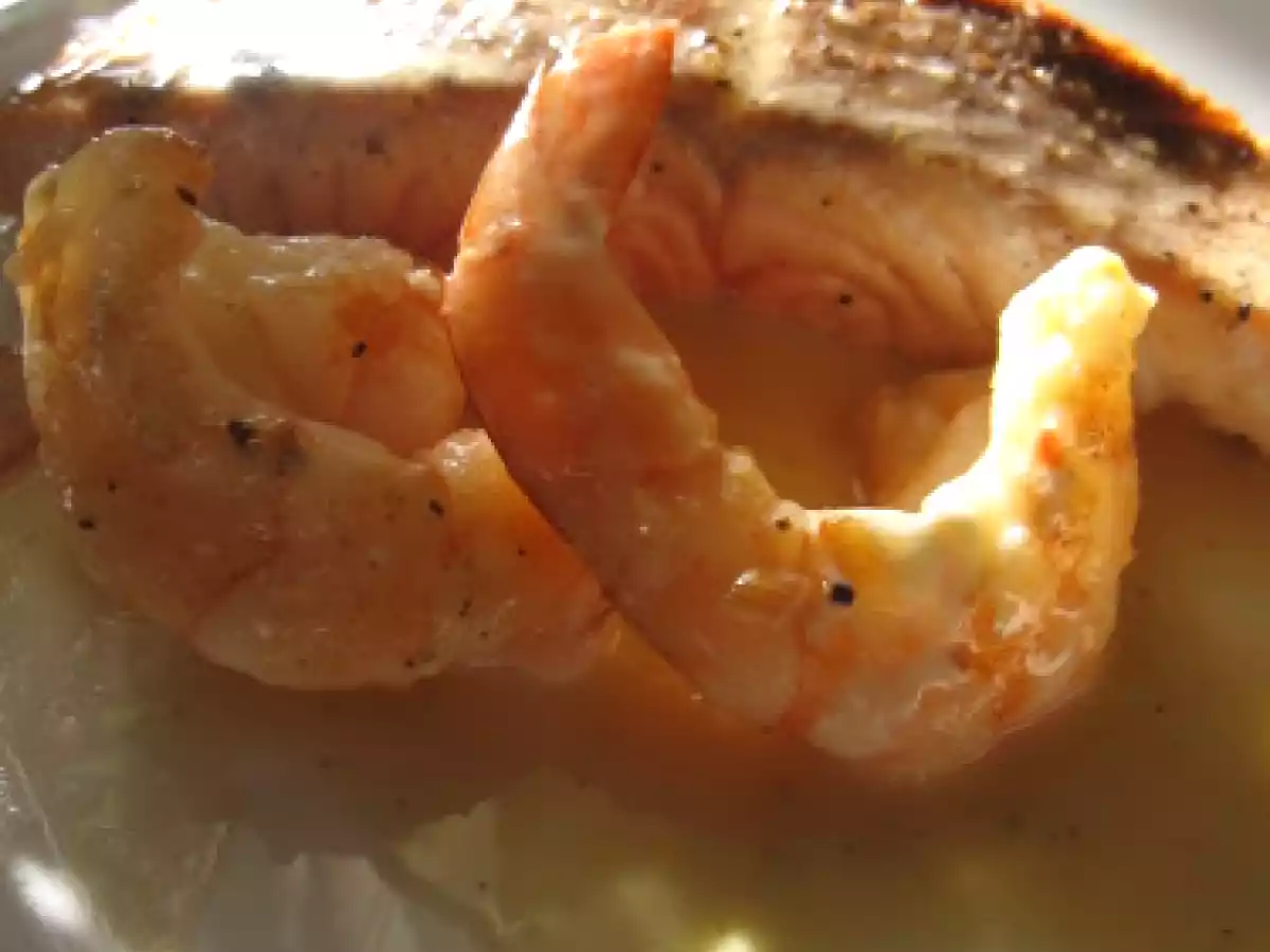 Pavé de saumon, gambas sauce au limoncello