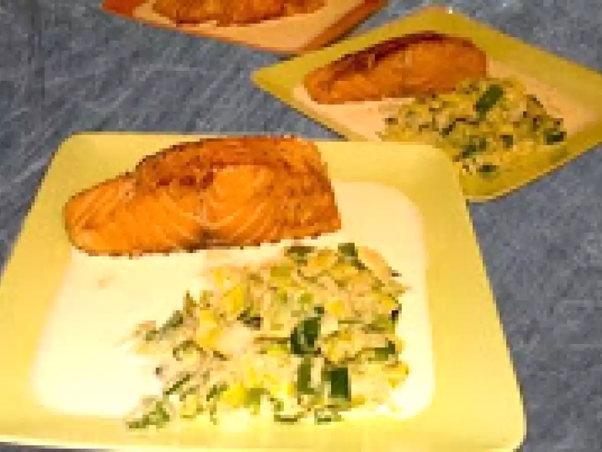 Pavé de Saumon grillé fondue de poireaux au cheddar