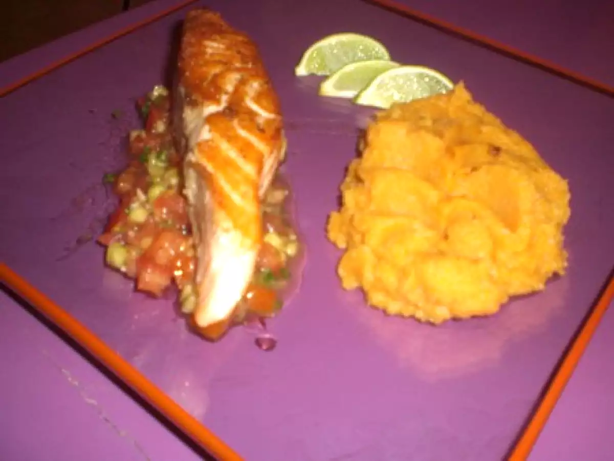 PAVE DE SAUMON GRILLE SUR LIT DE MANGO SALSA ET SA PUREE DE PATATES DOUCES - photo 2