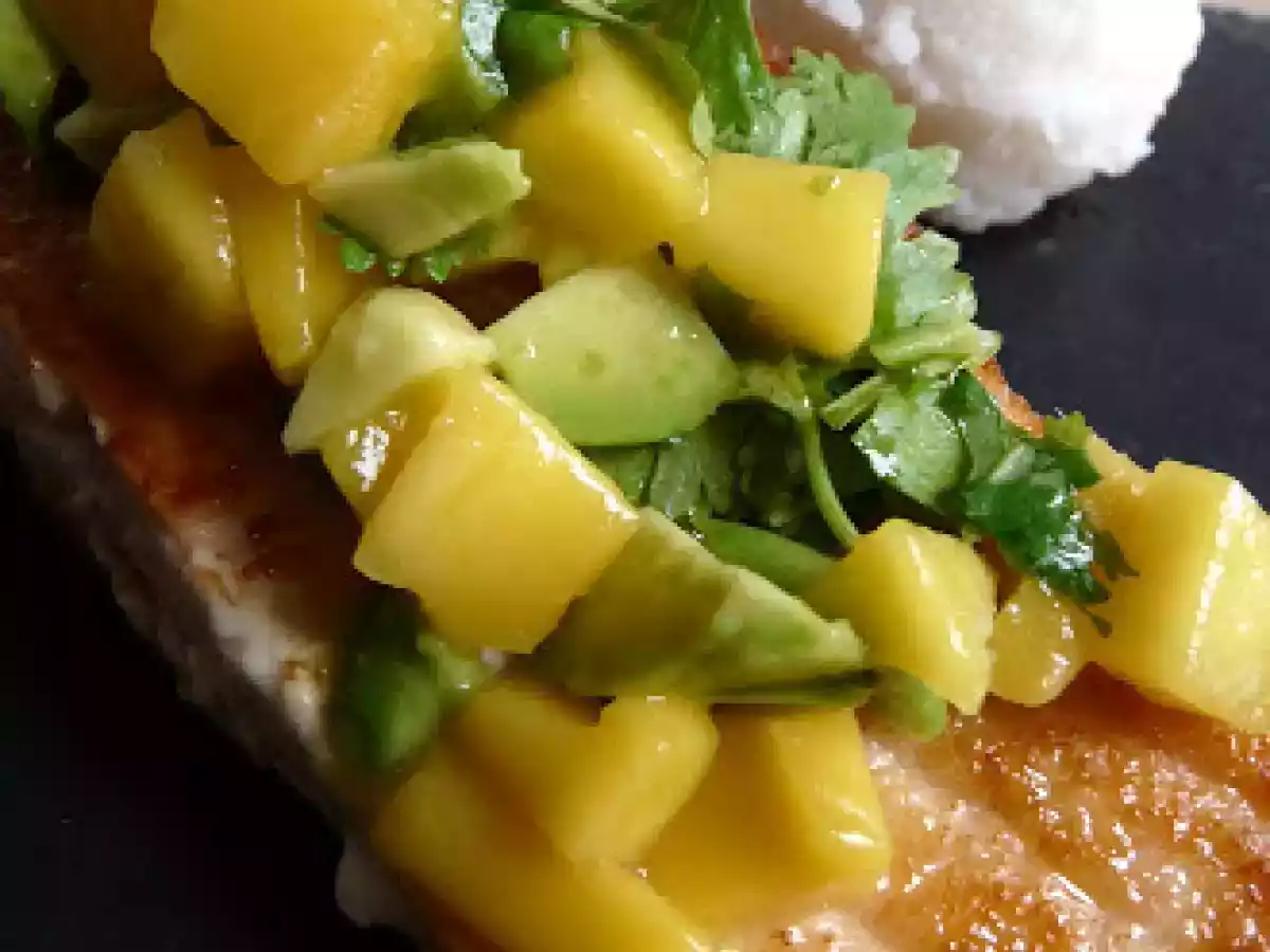 Pavé de saumon salsa de mangue et d'avocat à la coriandre - photo 2