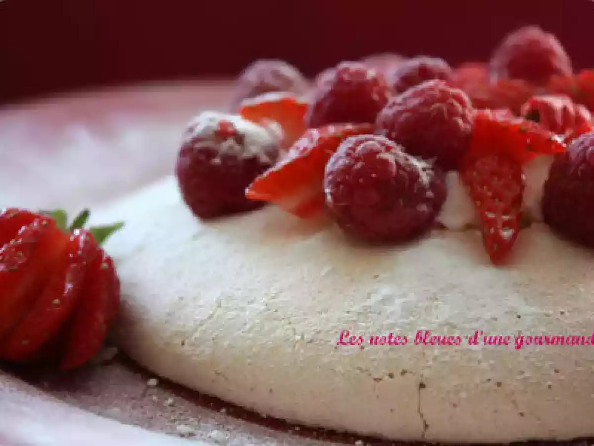 Pavlova aux fruits rouges et aux délicieux petits suisses battus - photo 5