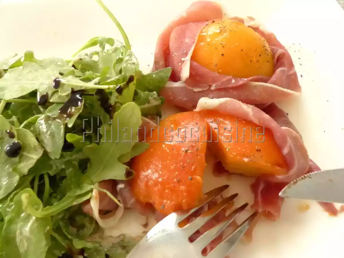 Pêche en habit de jambon cru et sa salade de roquette - photo 2