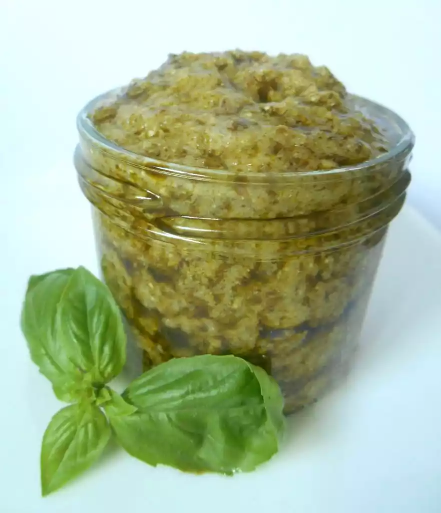 Recette de pesto au basilic frais et savoureux