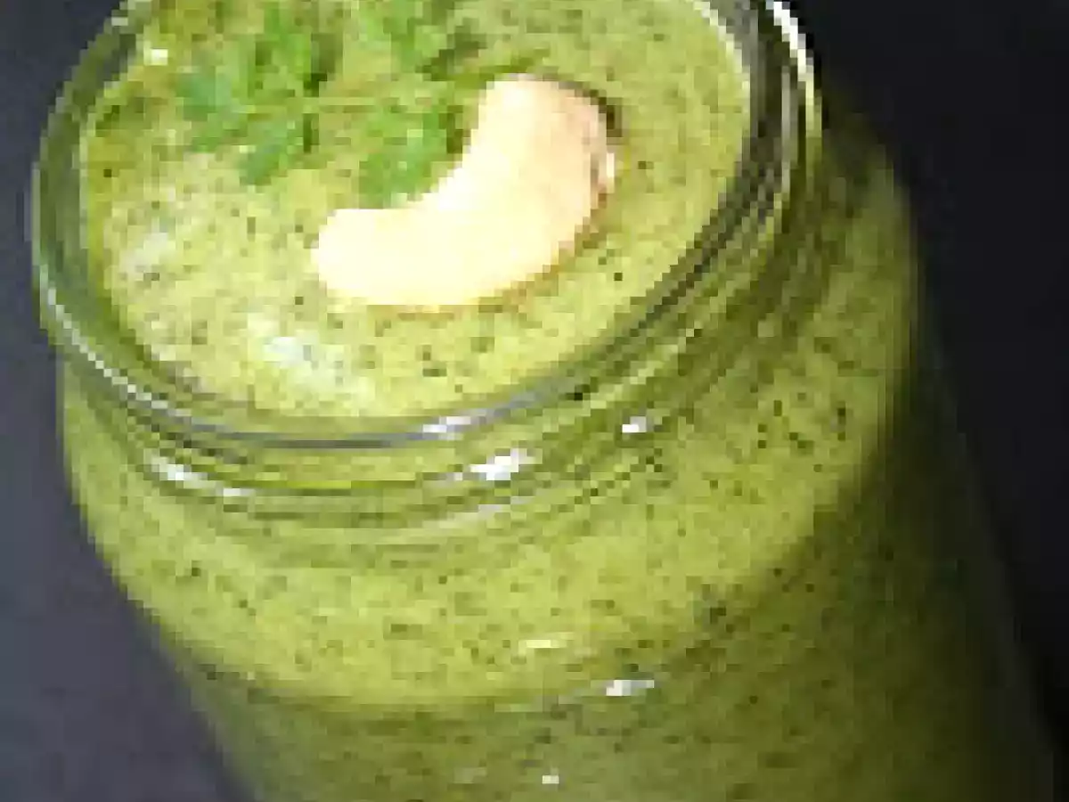 Pesto cajou coriandre persil.