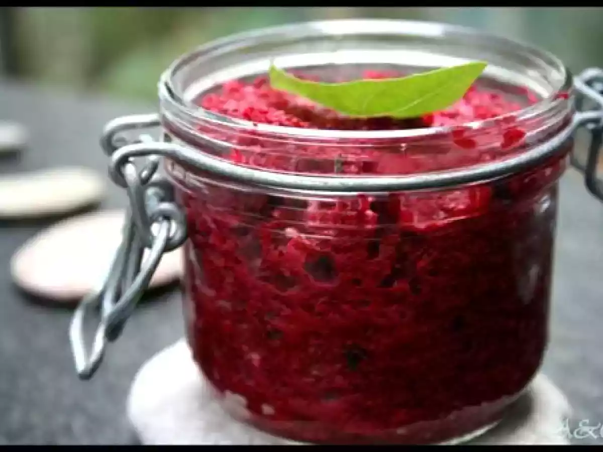 Pesto de betterave crue parfumé aux noisettes et au basilic - photo 2