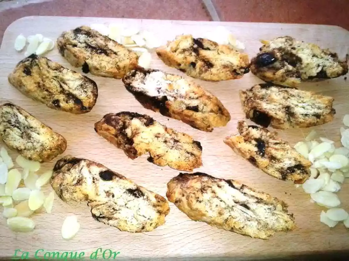 Petis Croquants salés aux olives et amandes