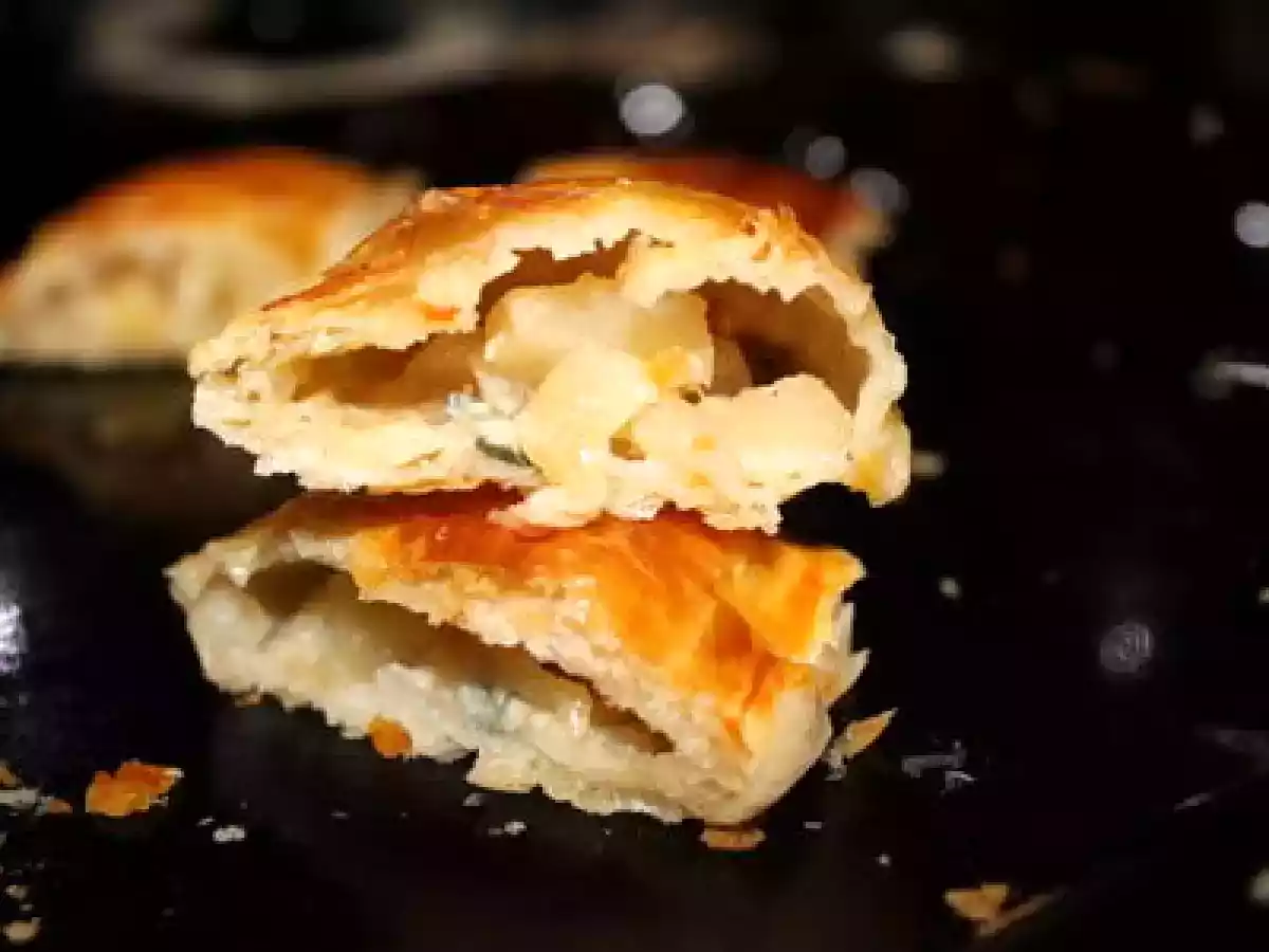 Petit chausson poire-roquefort