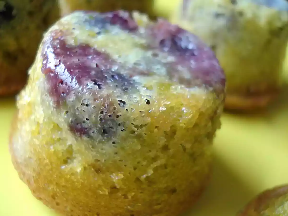 Petit gâteau au yaourt cerise et pistache