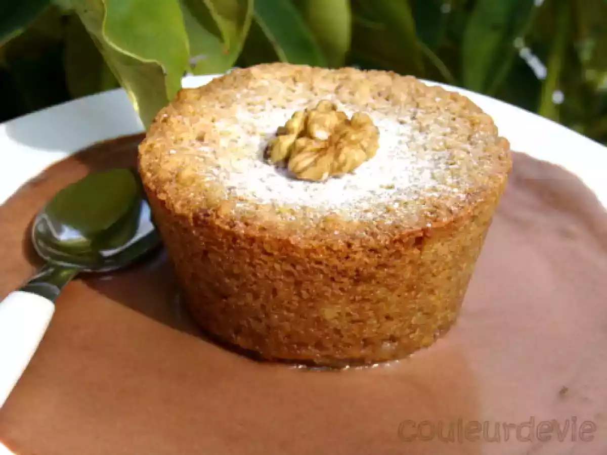 Petit gâteau de noix et sa crème chocolatée à l'armagnac