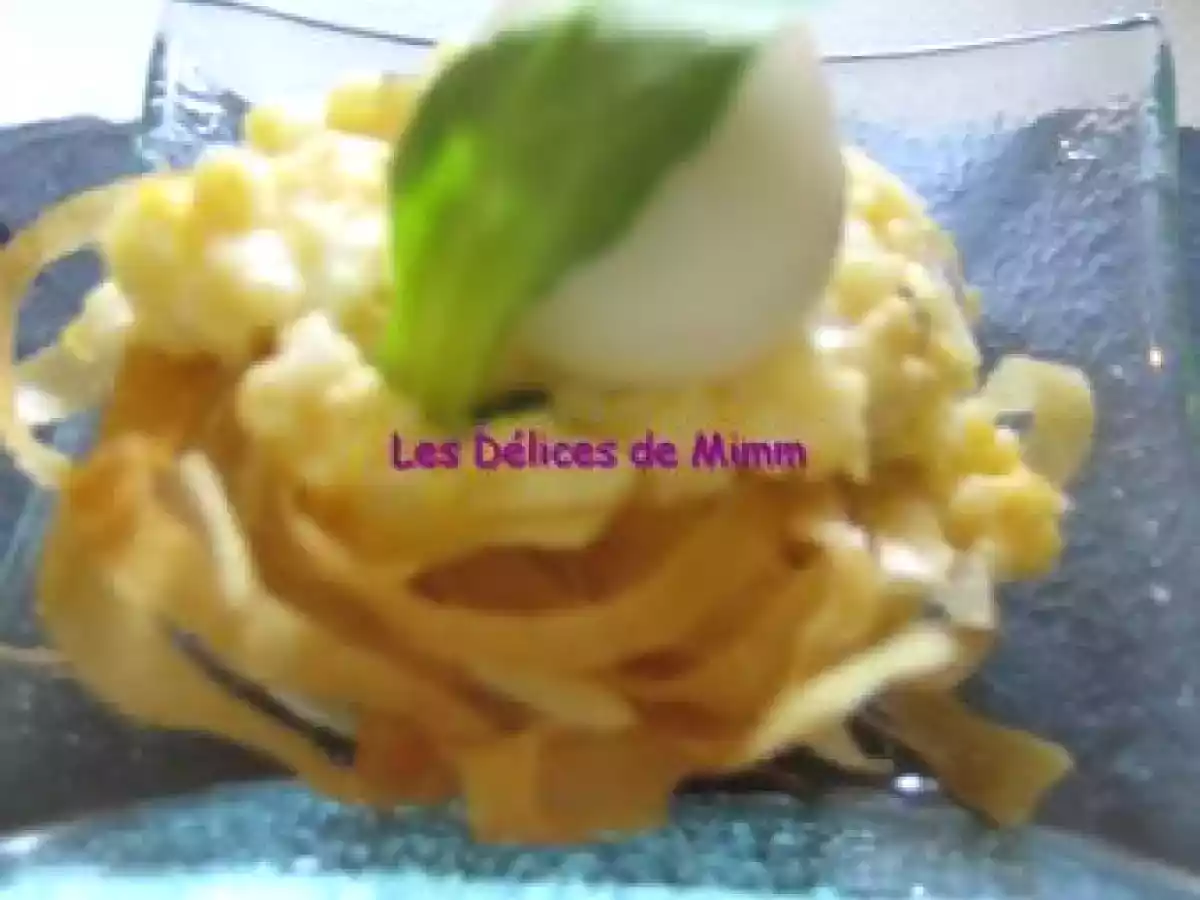 Petit nid de Pâques aux oeufs de caillea