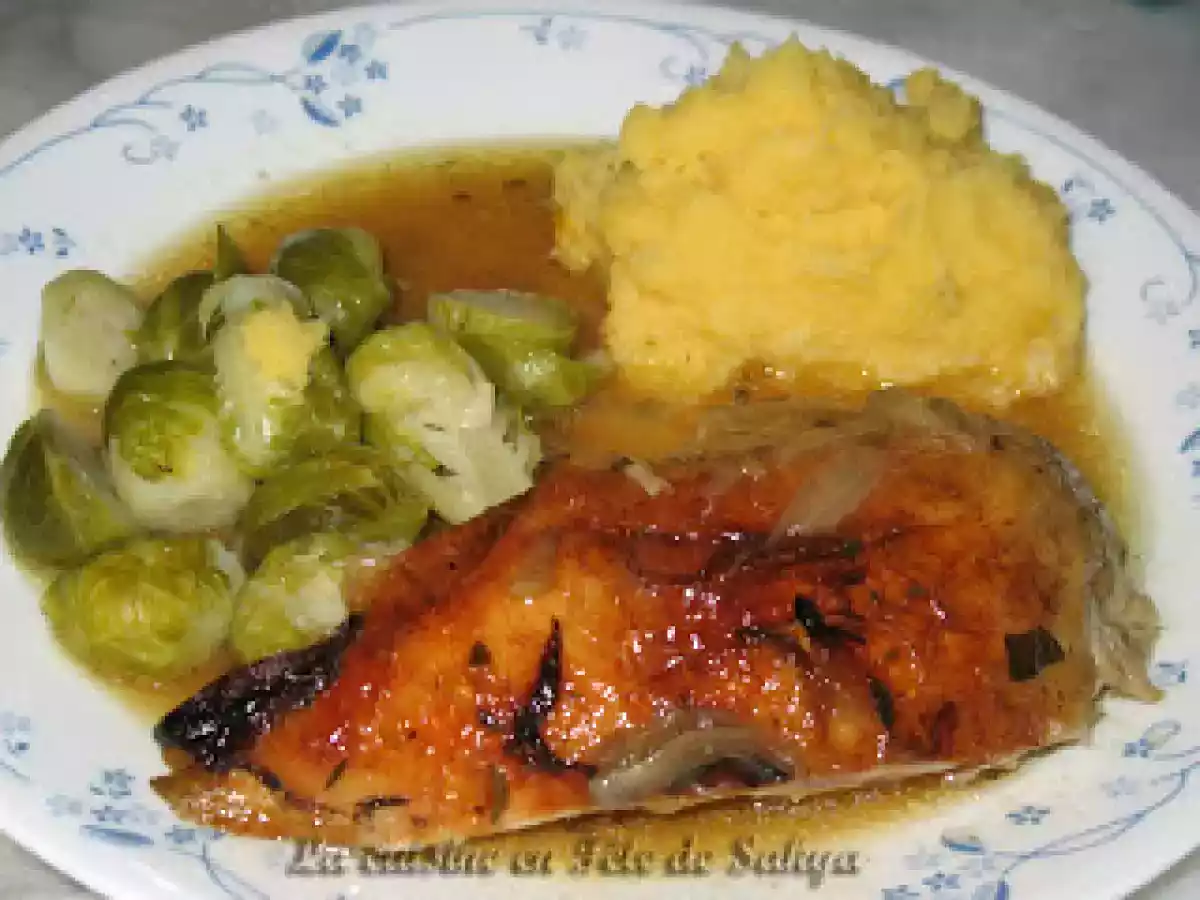 Petit poulet braisé aux échalotes, aux fines herbes et au parfum d?érable