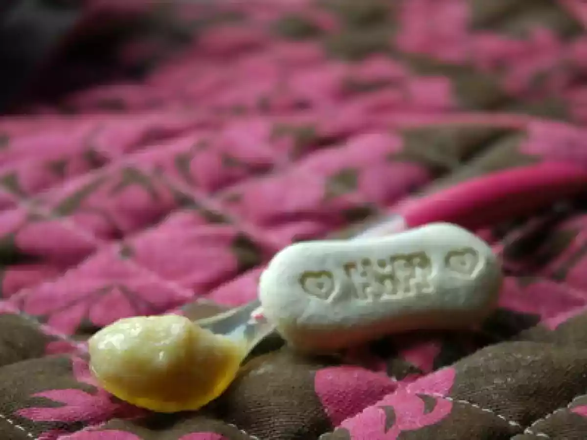 Petite compote banane-nectarine-biscuit pour bébé - photo 2