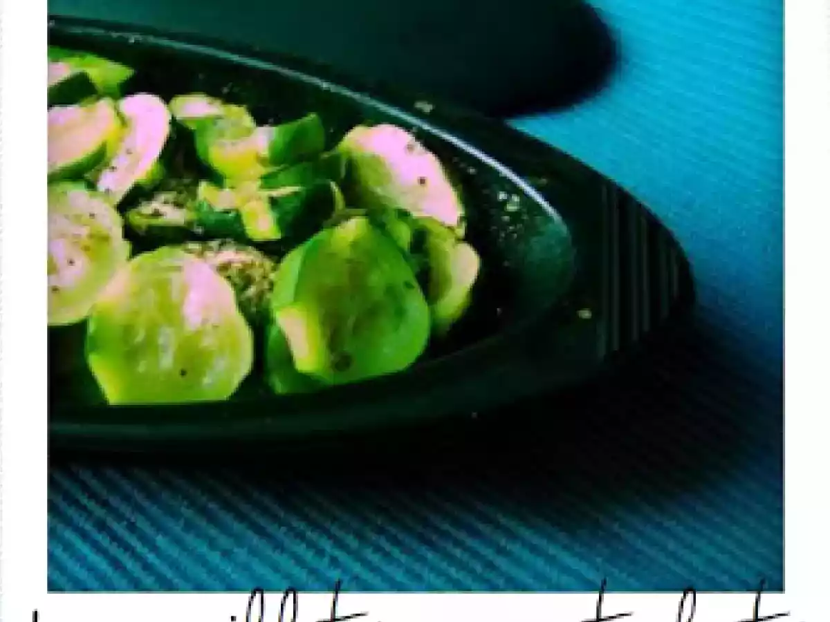 Petite papillote de poulet au citron et ses courgettes au basilic.