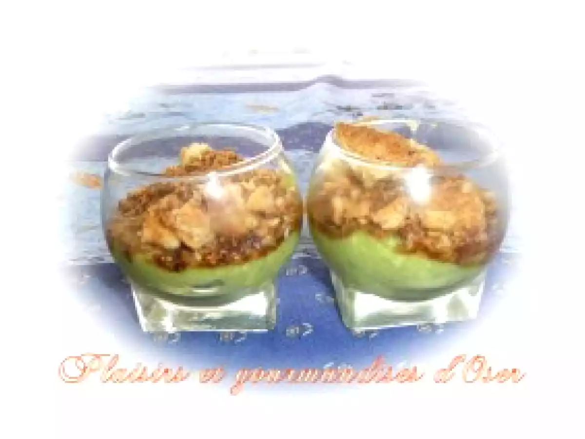 Petite verrine exotique avocat-banane et son crumble.