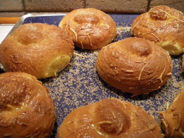 Petites Brioches Au Fromage