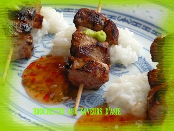 PETITES BROCHETTES DE BOMBAY-SAIGON-TOKYO ET LEUR RIZ GLUANT