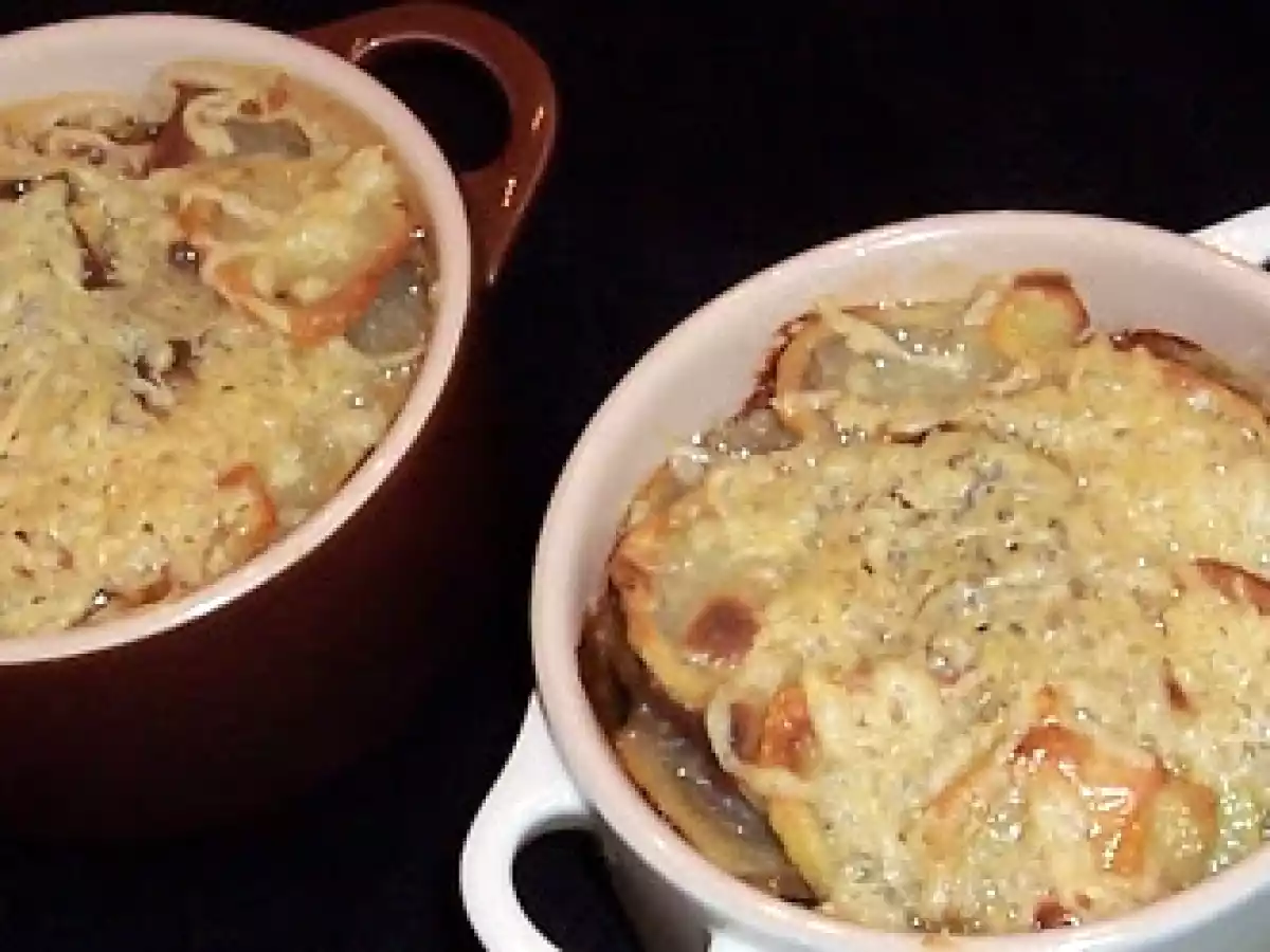 Petites cocottes de pommes de terre, magrets de canard fumé et fourme d'Ambert