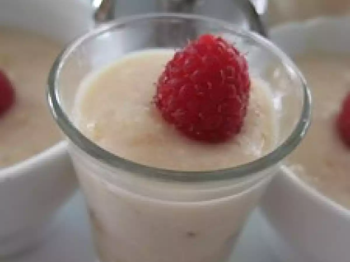 Petites crèmes au lait d'amande, tofu soyeux poire et abricot