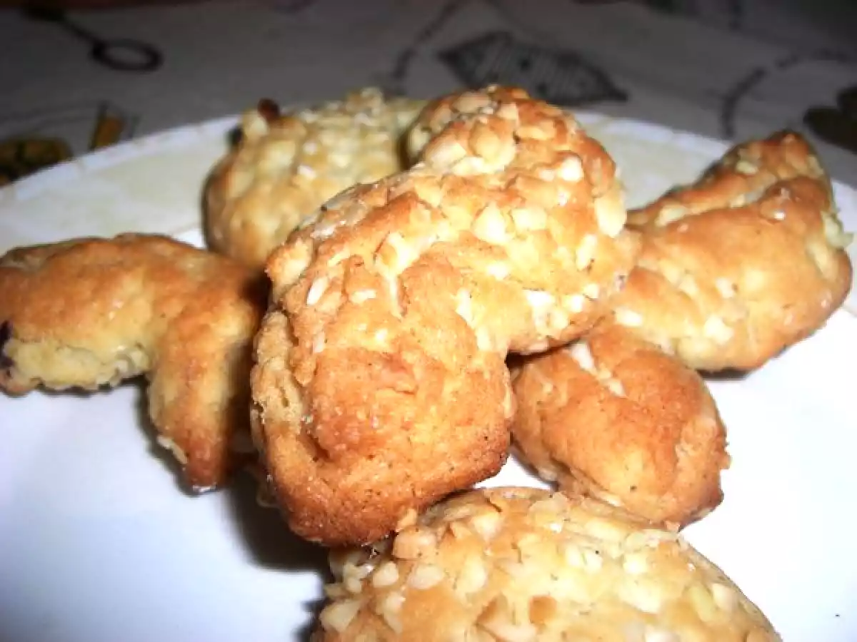 Petits biscuits aux éclats de noisettes