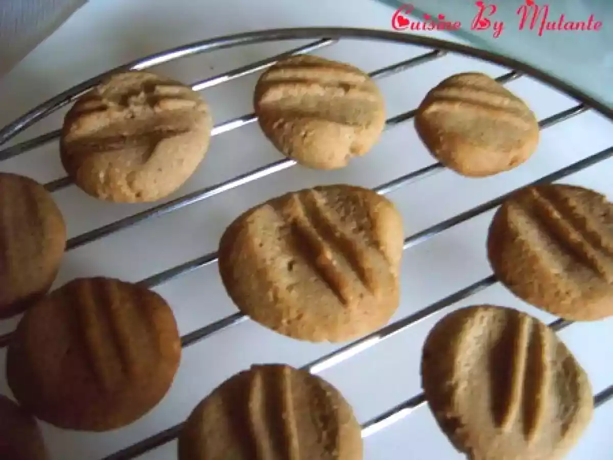 Petits biscuits moelleux aux noisettes de mon invention