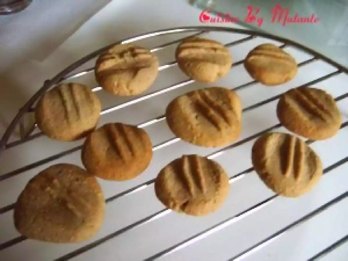 Petits biscuits moelleux aux noisettes de mon invention - photo 2