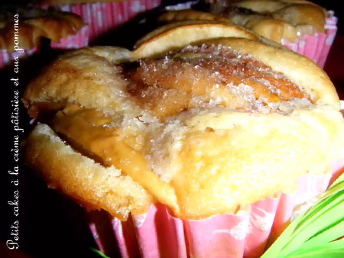 Petits cakes à la crème pâtissière et aux pommes - photo 3