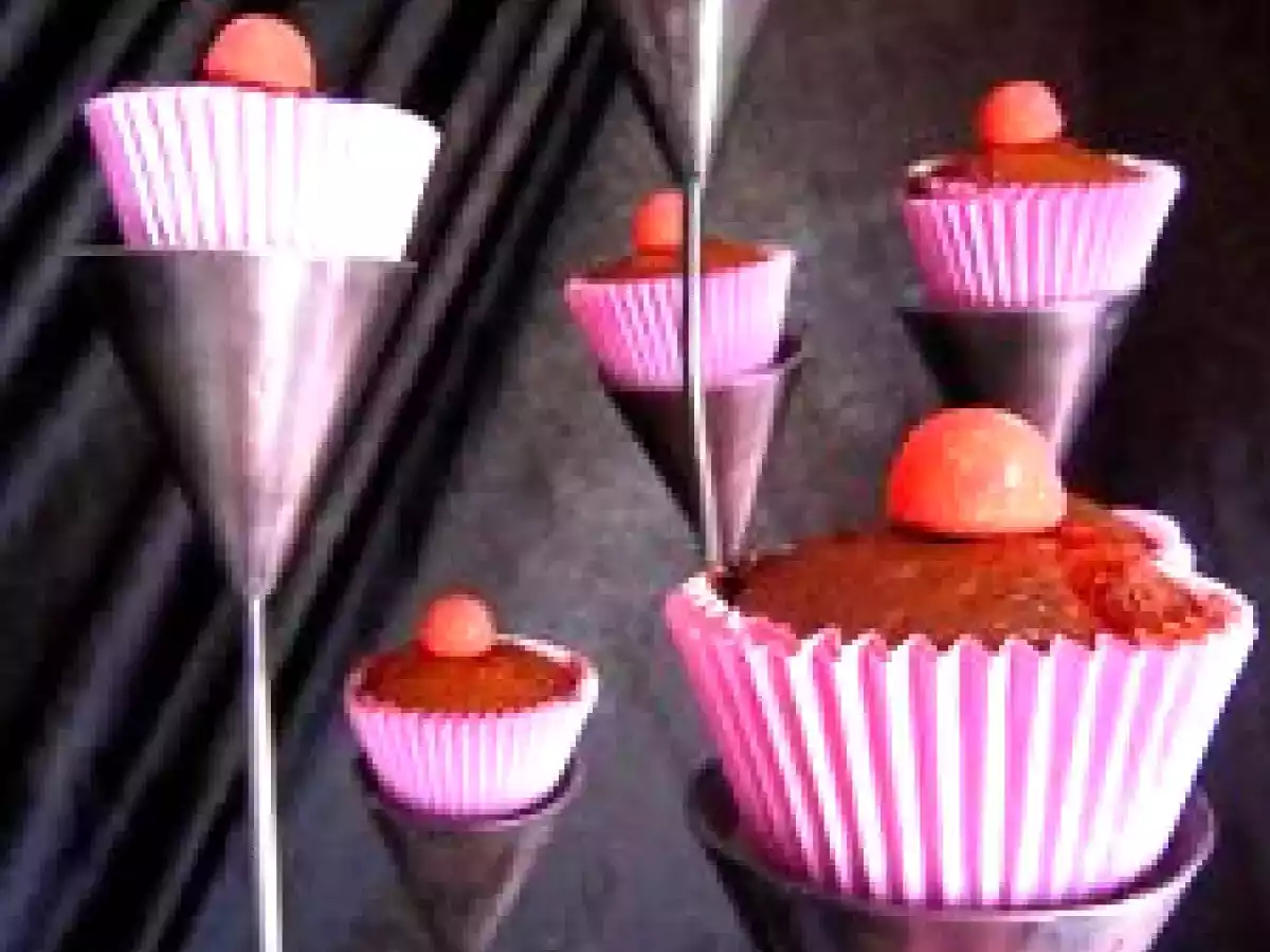 Petits cakes à la fraise tagada pour halloween