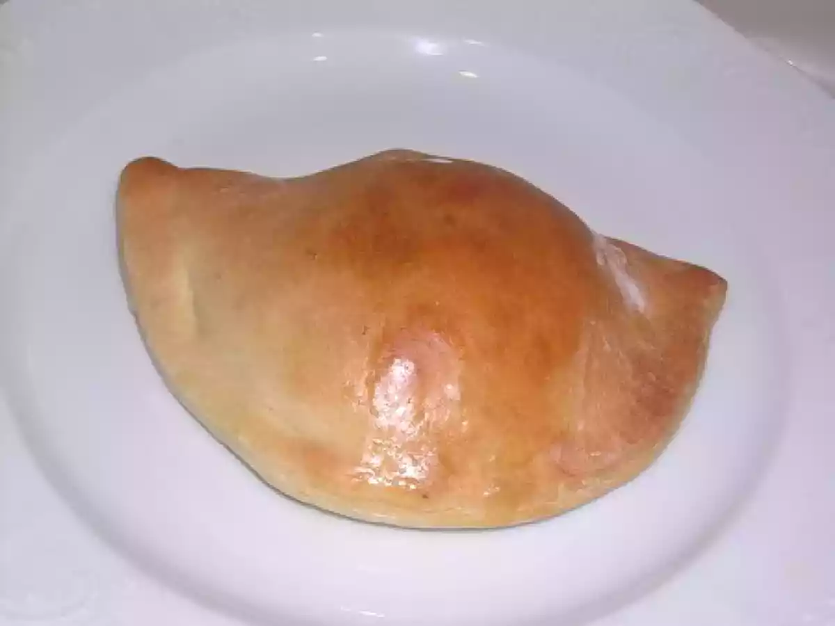 Petits chaussons tous ronds, tous bon ou l'art de recycler une pâte à pain râtée...