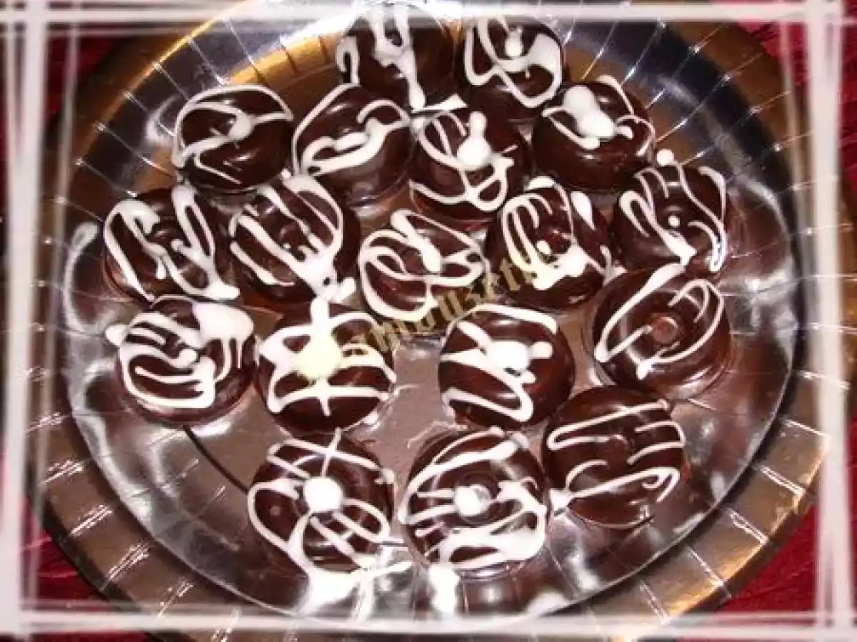 Petits chocolats à la pâte d'amande, fabrication maison