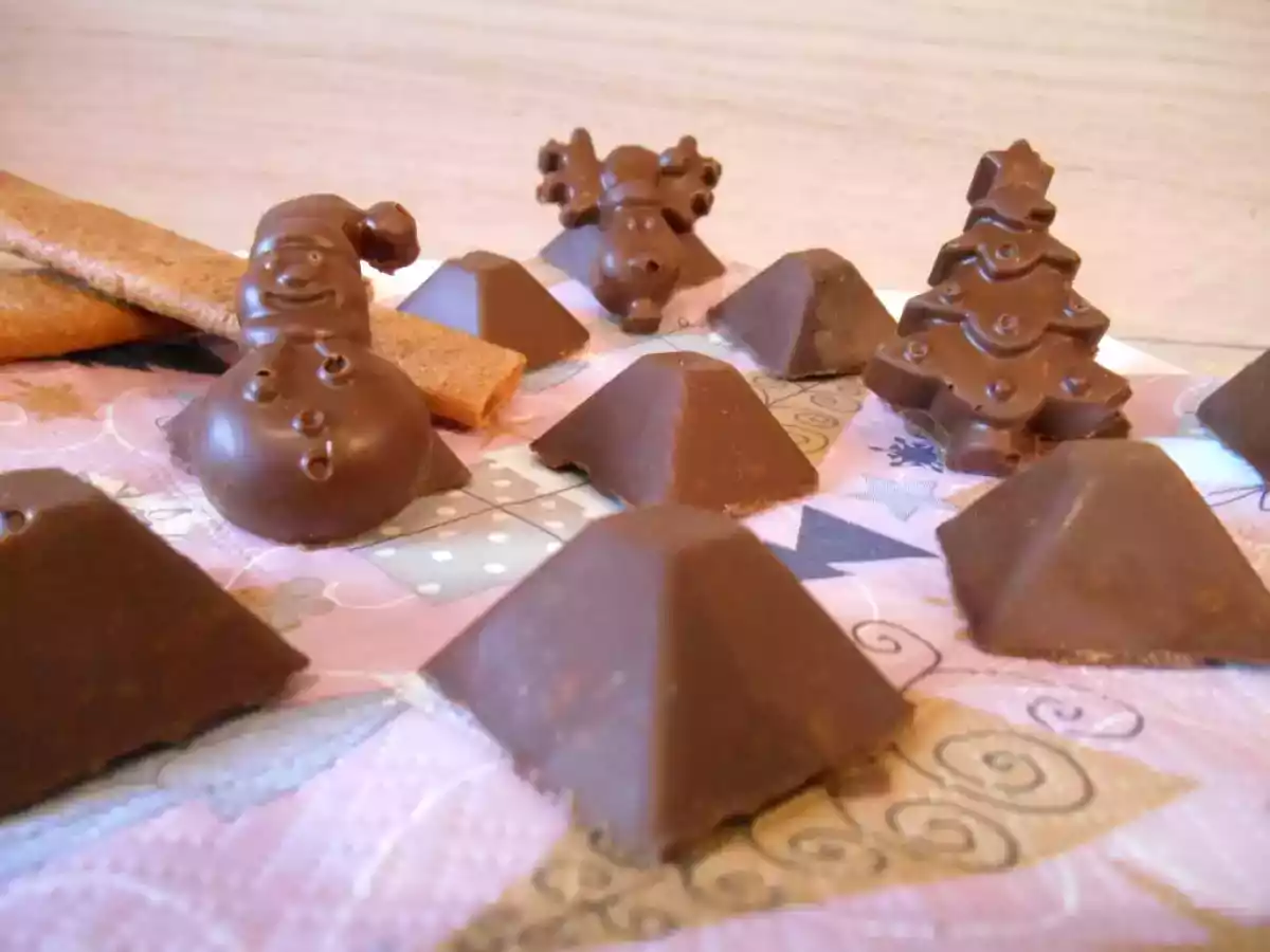 PETITS CHOCOLATS AU LAIT AUX CRÊPES DENTELLES